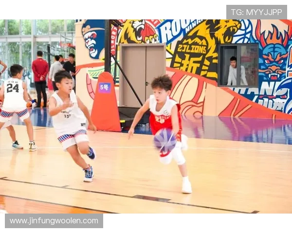 中国男篮勇闯四强 2025年篮球公园盛况再度引爆全场