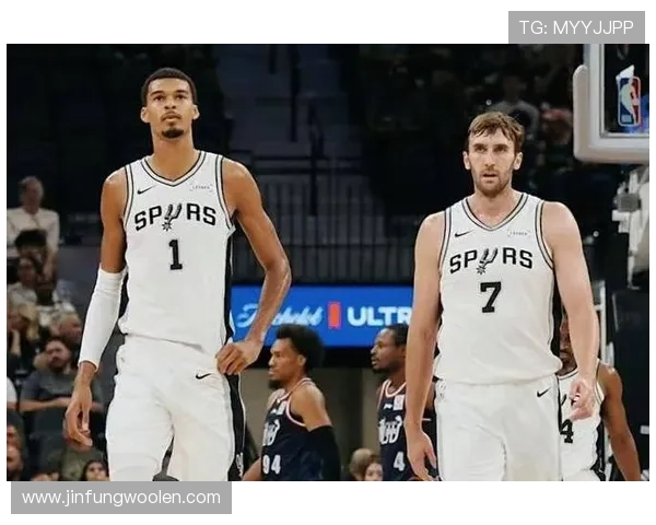 2米26控卫文班亚马展现全能球技助攻队友三分球精彩瞬间